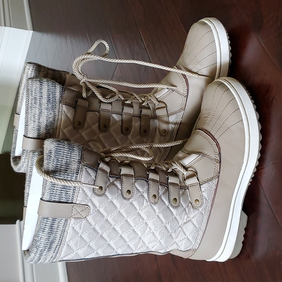 Winter boots - Picture 1 of 8